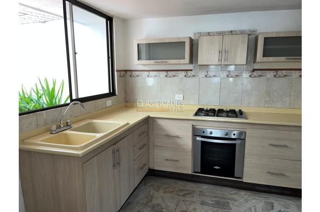 Casas, Venta en La Flora