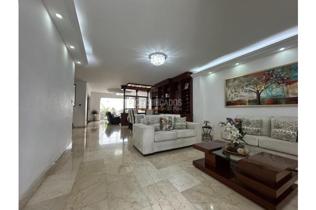 Casas, Venta en Ciudad Jardín