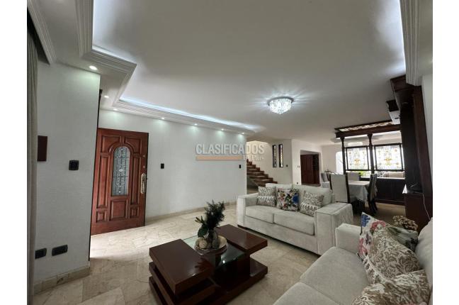 Casas, Venta en Ciudad Jardín