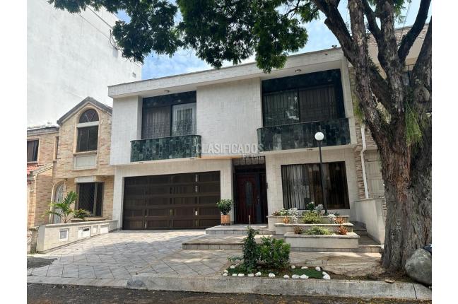 Casas, Venta en Ciudad Jardín