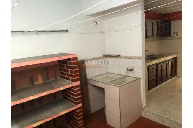 Casas, Alquiler, Giron - $1.400.000