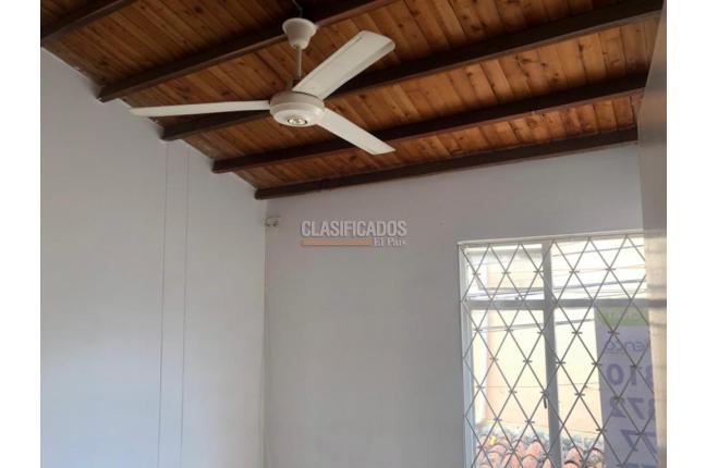 Casas, Alquiler, Giron - $1.400.000