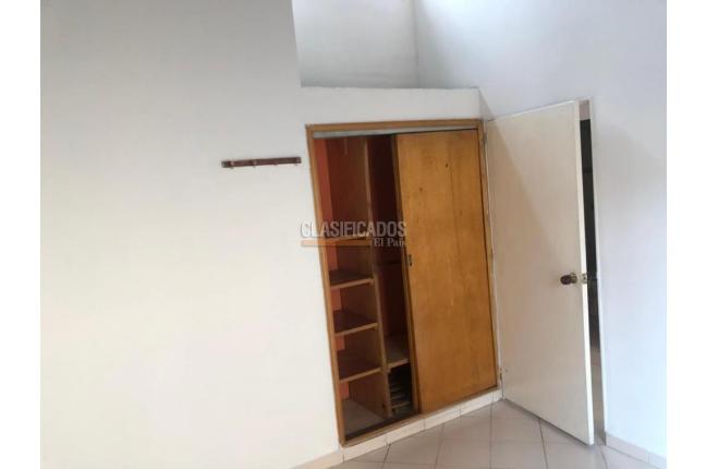 Casas, Alquiler, Giron - $1.400.000