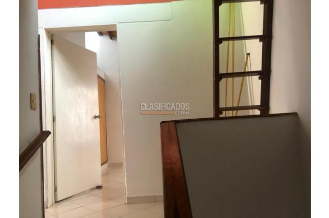 Casas, Alquiler, Giron - $1.400.000