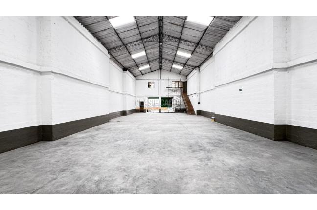 Locales y Bodegas, Alquiler, Yumbo - $8.200.000