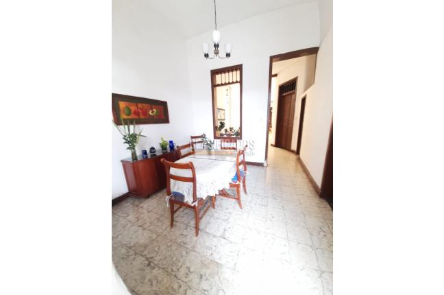 Casas, Venta en San Cayetano