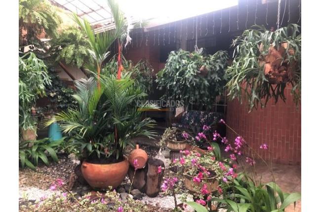 Casas, Venta en La Flora