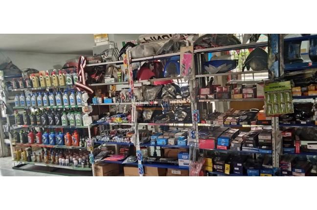 ALMACEN Y TALLER DE MOTOS - Negocios Establecidos