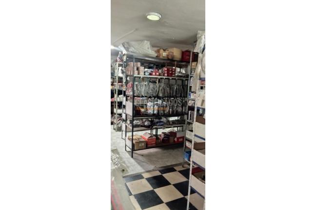 ALMACEN Y TALLER DE MOTOS - Negocios Establecidos
