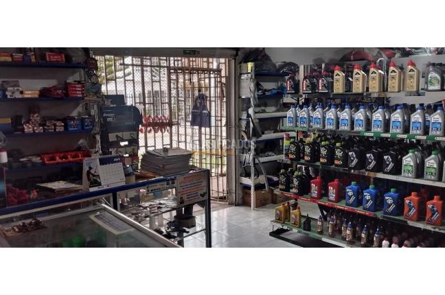 ALMACEN Y TALLER DE MOTOS - Negocios Establecidos
