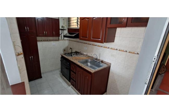 Apartamentos, Venta, Primero de Mayo - $240.000.000
