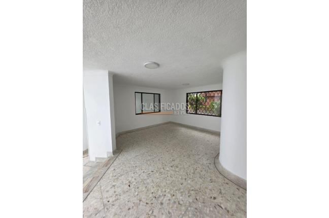 Oficinas y Consultorios, Alquiler, El Ingenio - $5.500.000