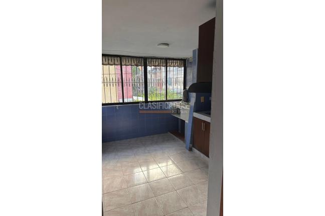 Apartamentos, Alquiler, Alcázares - $900.000