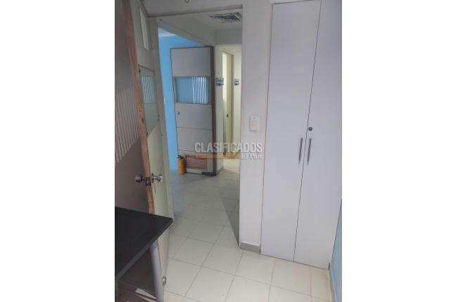 Oficinas y Consultorios, Alquiler, San Vicente - $3.200.000