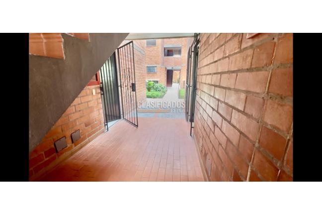 Apartamentos, Venta en Santa Mónica Popular
