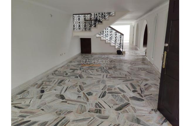 Casas, Venta en Ciudad Jardín