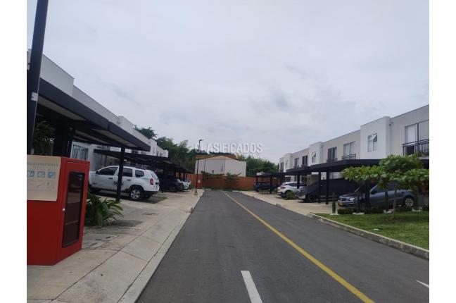 Casas, Venta, Ciudad Country - $590.000.000