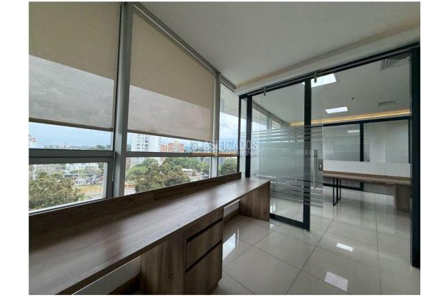 Oficinas y Consultorios, Alquiler, Centro Ccial. Jardín Plaza - $10.100.000