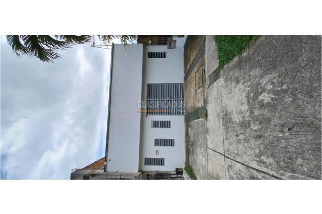 Edificios, Alquiler en San Fernando