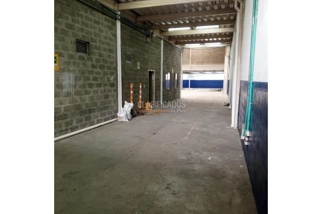 Locales y Bodegas, Alquiler, El Piloto - $22.000.000