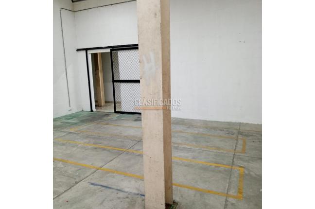 Locales y Bodegas, Alquiler, El Piloto - $22.000.000