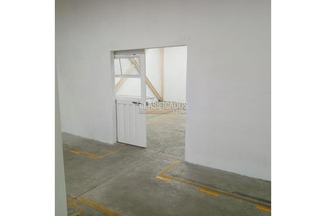 Locales y Bodegas, Alquiler, El Piloto - $22.000.000