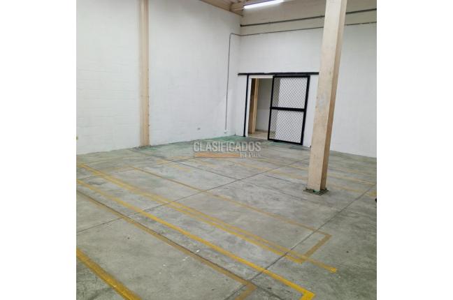 Locales y Bodegas, Alquiler, El Piloto - $22.000.000