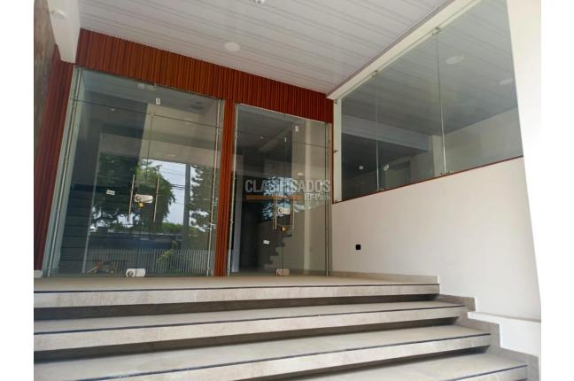 Locales y Bodegas, Alquiler, La Base - $4.000.000