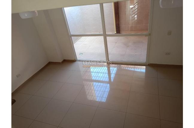 Casas, Alquiler, Ciudad Pacifica - $2.000.000