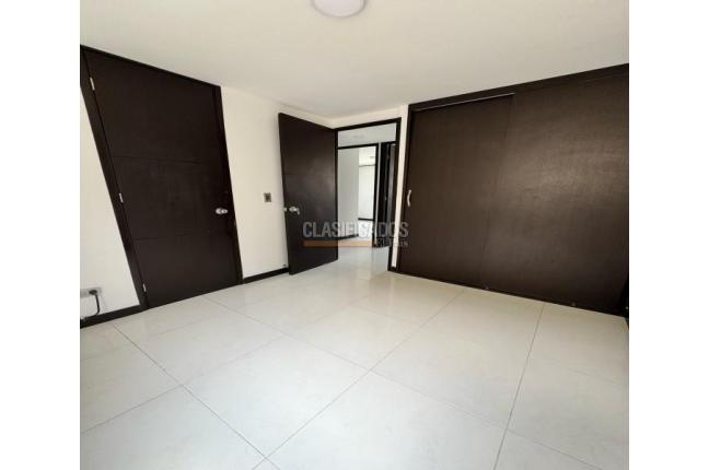Apartamentos, Alquiler, Primero de Mayo - $1.400.000