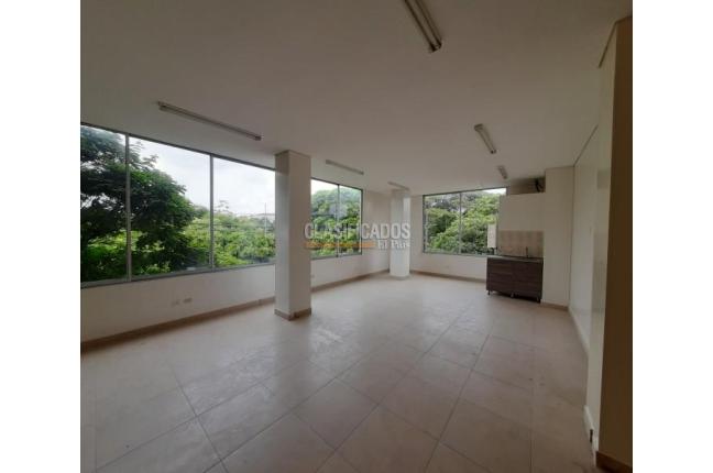 Locales y Bodegas, Alquiler, Mayapán - $2.500.000