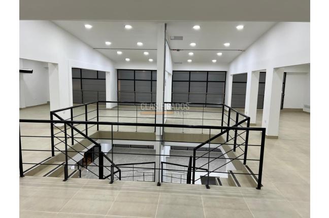 Locales y Bodegas, Alquiler, Versalles - $17.000.000