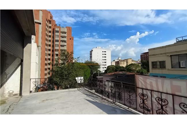 Locales y Bodegas, Alquiler, Granada - $9.000.000