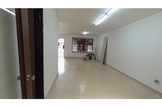 Oficinas y Consultorios, Alquiler, La Flora - $2.500.000