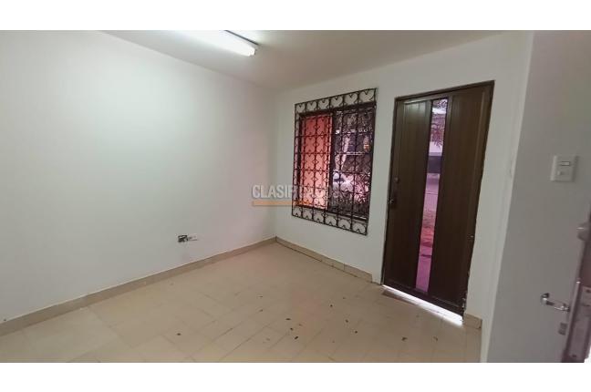 Oficinas y Consultorios, Alquiler, La Flora - $2.500.000