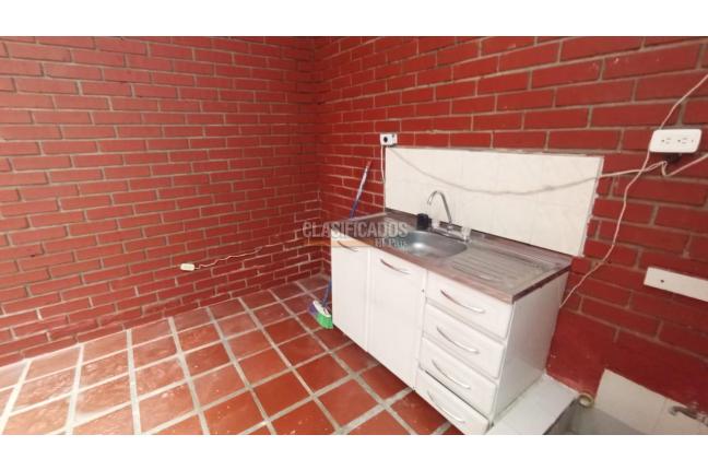 Oficinas y Consultorios, Alquiler, La Flora - $2.500.000