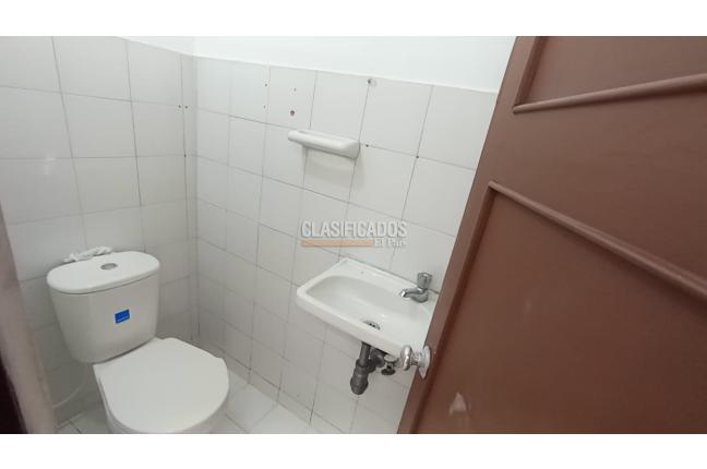 Oficinas y Consultorios, Alquiler, La Flora - $2.500.000