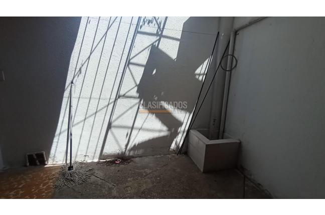 Apartamentos, Alquiler, El Troncal - $700.000