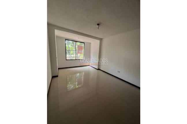 Casas, Alquiler, San Joaquín - $4.400.000