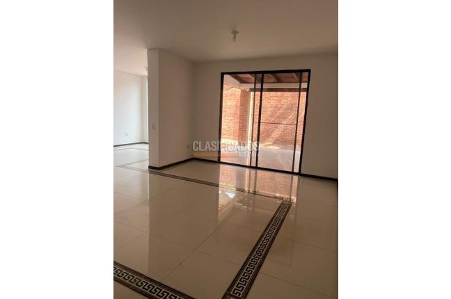 Casas, Alquiler, San Joaquín - $4.400.000