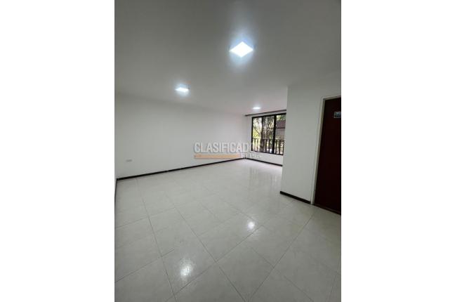 Casas, Alquiler, San Joaquín - $4.400.000