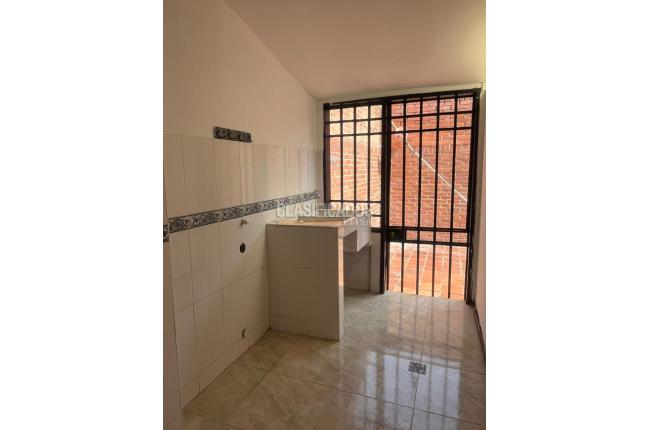 Casas, Alquiler, San Joaquín - $4.400.000