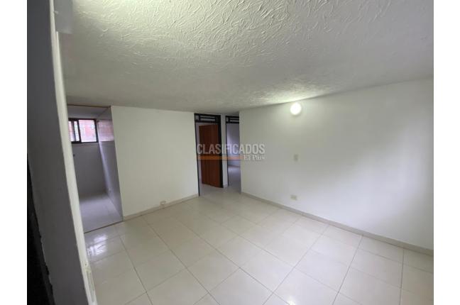 Apartamentos, Alquiler, Alcázares - $720.000