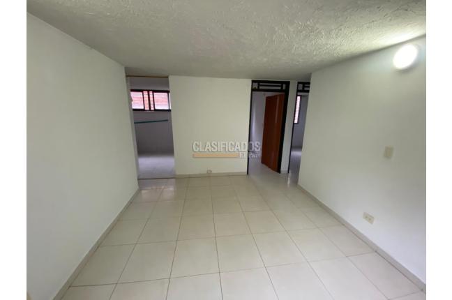 Apartamentos, Alquiler, Alcázares - $720.000
