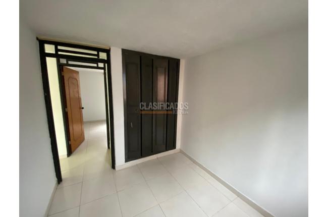 Apartamentos, Alquiler, Alcázares - $720.000