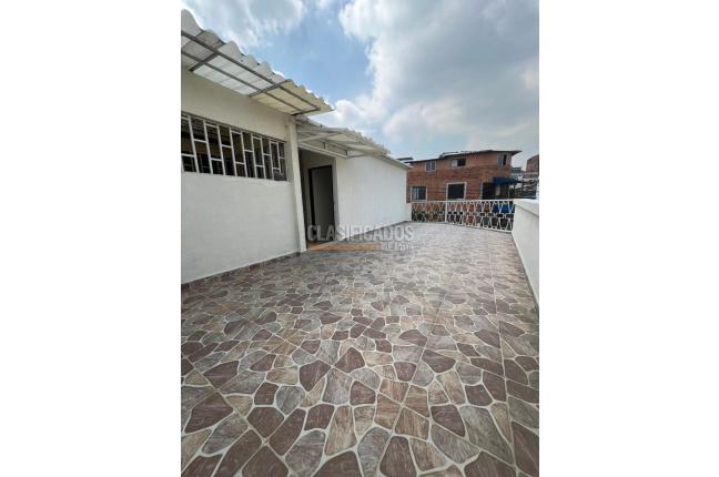 Apartaestudios, Alquiler, Alameda - $900.000