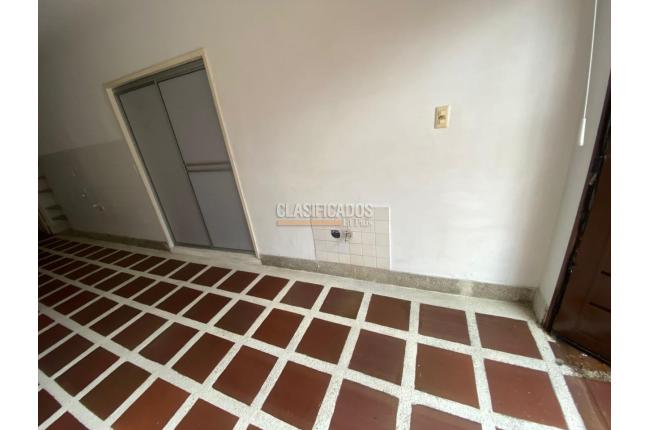 Locales y Bodegas, Alquiler, Alameda - $950.000