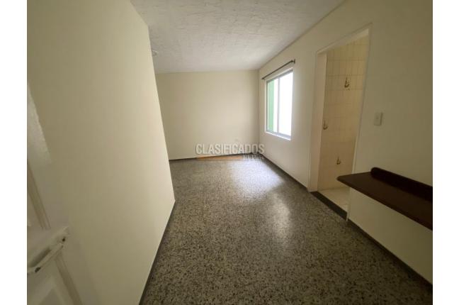 Apartamentos, Alquiler, Miraflores - $1.600.000