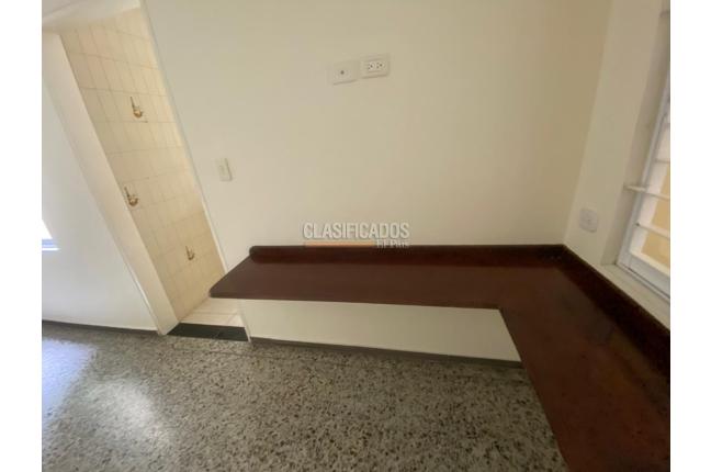 Apartamentos, Alquiler, Miraflores - $1.600.000