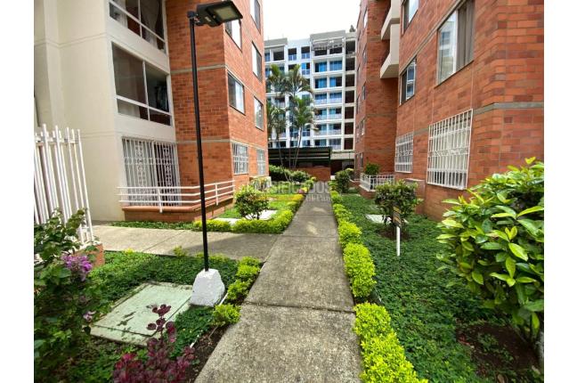 Apartamentos, Alquiler, La Hacienda - $2.000.000
